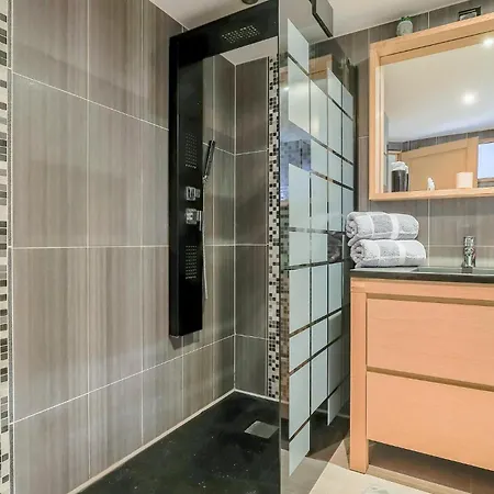 Сasa de vacaciones Superb With Jacuzzi Eringhem