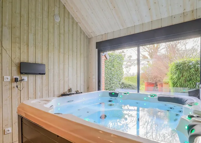 Hébergement de vacances Superb With Jacuzzi