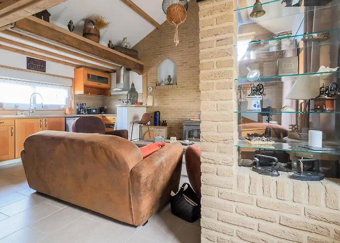 Hébergement de vacances Superb With Jacuzzi Eringhem