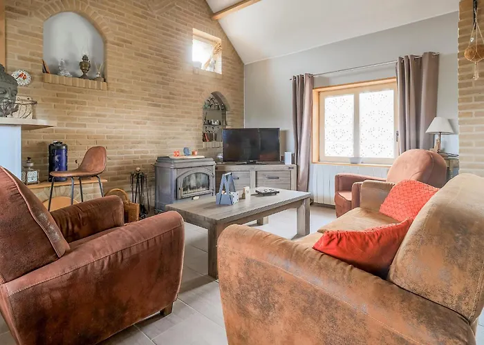 Hébergement de vacances Superb With Jacuzzi *