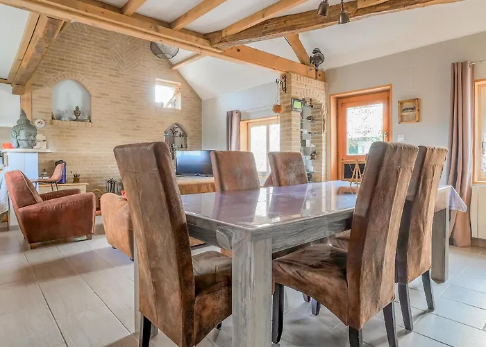 Hébergement de vacances Superb With Jacuzzi